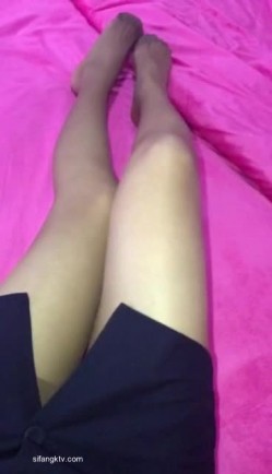 【真实空姐 ️稀缺航空】极品制服『空姐』反差婊私拍集 佳妮空姐多名女神接机啪啪 穿空姐制服做爱 截图6