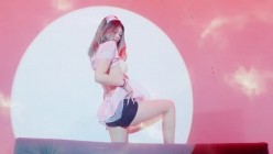 stripchat国产高颜女团【Luckygirl】女女揉奶亲吻裸舞,好身材大长腿，人靓奶圆 截图4
