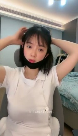 绿播下海！顶级G奶女神~【暖暖】扣穴自慰！绝对秒射，童颜巨乳！ 截图6