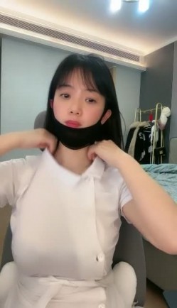 绿播下海！顶级G奶女神~【暖暖】扣穴自慰！绝对秒射，童颜巨乳！ 截图10