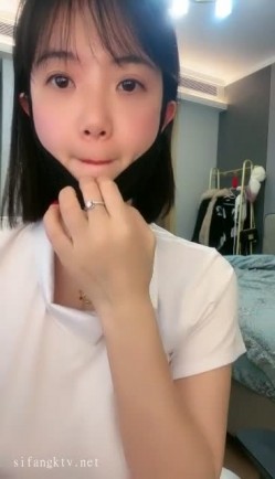 绿播下海！顶级G奶女神~【暖暖】扣穴自慰！绝对秒射，童颜巨乳！ 截图14