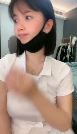 绿播下海！顶级G奶女神~【暖暖】扣穴自慰！绝对秒射，童颜巨乳！ 截图15