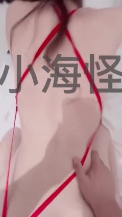 已退圈的推特人气绿帽夫妻【小海怪】私拍，媳妇极品大长腿身材顶流，娇妻送给单男玩肏 截图8