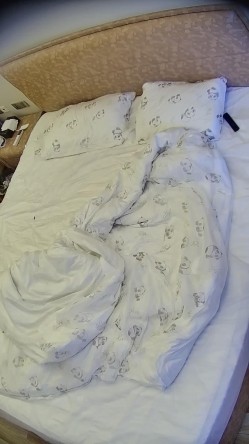 酒店偷拍大学生情侣带上碎花裙女友衣服啪啪完毕在温柔帮她穿好 截图13