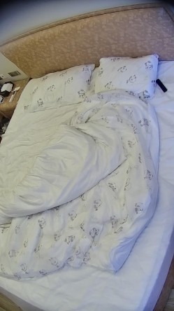 酒店偷拍大学生情侣带上碎花裙女友衣服啪啪完毕在温柔帮她穿好 截图16