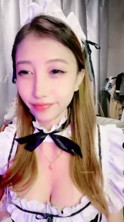 女仆装，00后小美女，【尾巴巴】，新人刚下海，蜜桃臀被男友无套内射，白虎，粉嘟嘟，超赞惹人爱 截图1