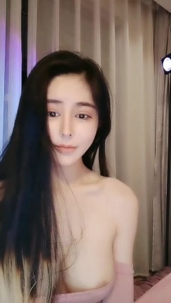 空乘姐姐下海：你们竟然说我胖，屁 我这边奶头很硬，想把我奶头弄小一点 怎么弄，要去做手术把奶头切了 我奶头当然是真的啦哈哈！ 截图7