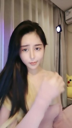 空乘姐姐下海：你们竟然说我胖，屁 我这边奶头很硬，想把我奶头弄小一点 怎么弄，要去做手术把奶头切了 我奶头当然是真的啦哈哈！ 截图8