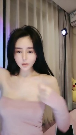 空乘姐姐下海：你们竟然说我胖，屁 我这边奶头很硬，想把我奶头弄小一点 怎么弄，要去做手术把奶头切了 我奶头当然是真的啦哈哈！ 截图12