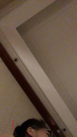 极品高颜值骚妹纸与大屌男友打炮口交激情自拍流出 多体位啪啪干到一半闺蜜来电话 完美露脸 截图11
