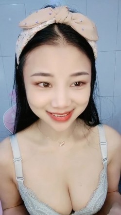 【情侣】【小曼AA】合集，天生丽质美女与男友的温情岁月，肤白貌美，大眼睛，气质真是好 截图10