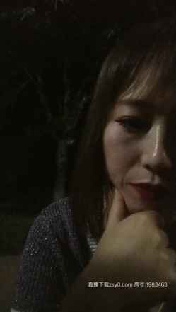 极度骚货〖户外骚鸡〗晚上逼痒难耐约粉丝户外野战 跪舔裹爽了翘臀无套后入怼操 口爆裹射 够骚够劲 高清源码录制 截图2