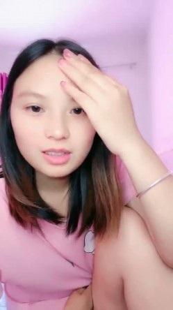 来大姨妈还直播~血超多，【红色高跟鞋】，都是姨妈的味道~超爽，这场面不多见，真是豁出去了，刺激 截图3