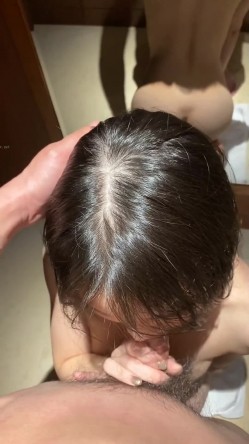 顶级老牌泡良大神「DR.CHEN」「GWQH」付费资源 专约女网黄包括阿朱，调教女大舔脚肛交毒龙喝尿三小时 截图4