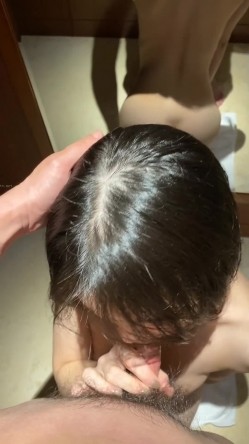 顶级老牌泡良大神「DR.CHEN」「GWQH」付费资源 专约女网黄包括阿朱，调教女大舔脚肛交毒龙喝尿三小时 截图5
