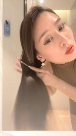 ️精品推荐 ️抖音极品大龄熟女『牛奶秋刀姨』下海直播性情展示12V 讲诉和小哥水性杨花的故事 截图8