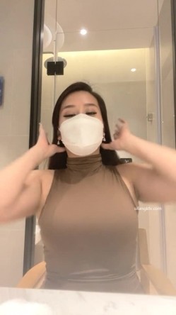 ️精品推荐 ️抖音极品大龄熟女『牛奶秋刀姨』下海直播性情展示12V 讲诉和小哥水性杨花的故事 截图15