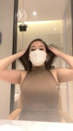 ️精品推荐 ️抖音极品大龄熟女『牛奶秋刀姨』下海直播性情展示12V 讲诉和小哥水性杨花的故事 截图16