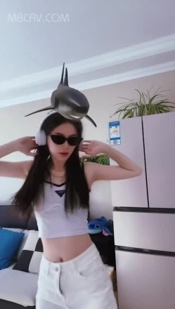 国产情侣不雅流出,某职专院校美女学姐,看起来清秀文静,男友面前非常臊 截图8