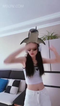 国产情侣不雅流出,某职专院校美女学姐,看起来清秀文静,男友面前非常臊 截图12