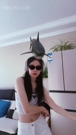 国产情侣不雅流出,某职专院校美女学姐,看起来清秀文静,男友面前非常臊 截图13