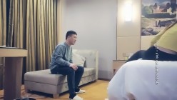 七天探花_黄衣紧身裤颜值外围美女，跪地口交舌头很灵活，多姿势啪啪精彩不断 截图1