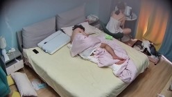 酒店偷拍假期放假不回家情侣后续 气质眼镜女友化完妆变高冷旗袍女神让男友后入爽干 截图2