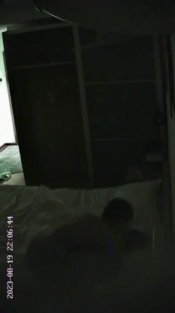 新流出公寓式酒店偷拍 聊天话题很有趣年轻小情侣开房连续干几炮 截图16