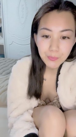 新人！极品御姐【爱喝开水】长腿高跟~足交爆添~女上位啪啪 截图12