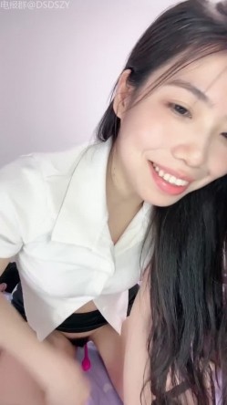 【湿湿】绝顶长腿骚母狗 狗链舔内裤高跟鞋插逼 截图14