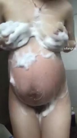 【稀缺泄密】孕之美爆乳孕妇可以随便内射，极品稀缺玩操饥渴性欲高潮孕妇，母性光辉混着淫荡 截图10