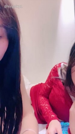 新人姐妹花 00后美女【表妹想吃】坚实奶子 极品好身材 奶子坚挺 苗条翘臀 道具互插自慰 截图1