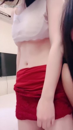 新人姐妹花 00后美女【表妹想吃】坚实奶子 极品好身材 奶子坚挺 苗条翘臀 道具互插自慰 截图10