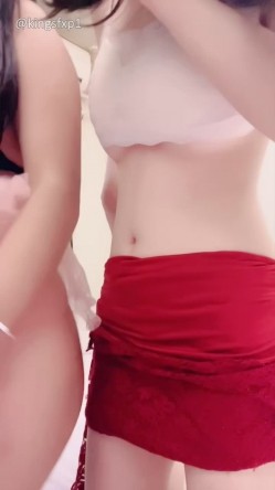 新人姐妹花 00后美女【表妹想吃】坚实奶子 极品好身材 奶子坚挺 苗条翘臀 道具互插自慰 截图11