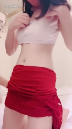 新人姐妹花 00后美女【表妹想吃】坚实奶子 极品好身材 奶子坚挺 苗条翘臀 道具互插自慰 截图12