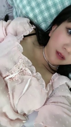 【极品御姐】【云朵很甜】合集巨乳良家姐内射骚逼吸烟 截图1