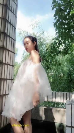 曾经火爆全网的私圈土豪定制高颜值大二露脸美女吴x晶学校宿舍紫薇露出 截图4