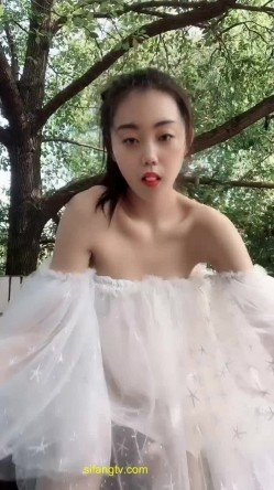 曾经火爆全网的私圈土豪定制高颜值大二露脸美女吴x晶学校宿舍紫薇露出 截图9