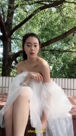 曾经火爆全网的私圈土豪定制高颜值大二露脸美女吴x晶学校宿舍紫薇露出 截图11