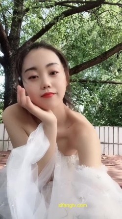 曾经火爆全网的私圈土豪定制高颜值大二露脸美女吴x晶学校宿舍紫薇露出 截图16
