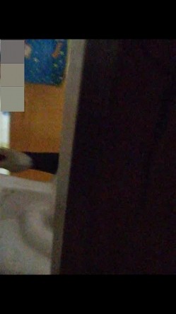 牛人手持身藏暗格偷拍 各种漂亮美女尿尿(三) 截图8