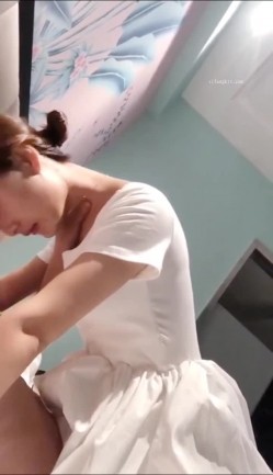 极品露脸反差母狗福利大合集 截图3