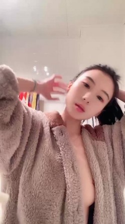 颜值女神 ️【娜子呀】性感小蛮腰~浴室洗白白和炮友床上激情大战~无套口交~骑乘上位啪啪 ️好爽~快要被操死啦！ 截图2