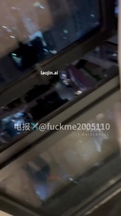 广佛深第一楼凤反差婊，【晴宝】，最新土豪包养流出视频，海景房轰趴后入，真正的尤物，邻居门前激情露出 截图2