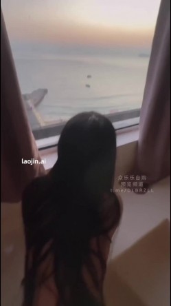 广佛深第一楼凤反差婊，【晴宝】，最新土豪包养流出视频，海景房轰趴后入，真正的尤物，邻居门前激情露出 截图12