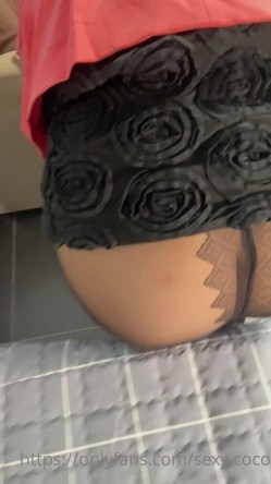 【绝版资源】超高气质华人腿模「女神丝丝」「sexy.coco」OF私拍 黑丝美腿蜂腰 截图9