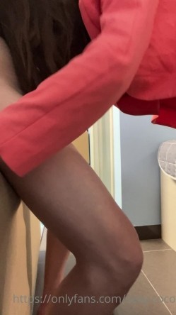 【绝版资源】超高气质华人腿模「女神丝丝」「sexy.coco」OF私拍 黑丝美腿蜂腰 截图12