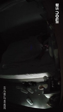 乐橙酒店稀有台偷拍清纯脸初恋发型学妹和男友酒店偷尝禁果 截图3