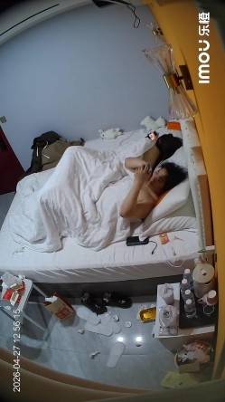 乐橙酒店稀有台偷拍清纯脸初恋发型学妹和男友酒店偷尝禁果 截图13