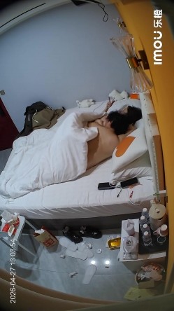 乐橙酒店稀有台偷拍清纯脸初恋发型学妹和男友酒店偷尝禁果 截图14
